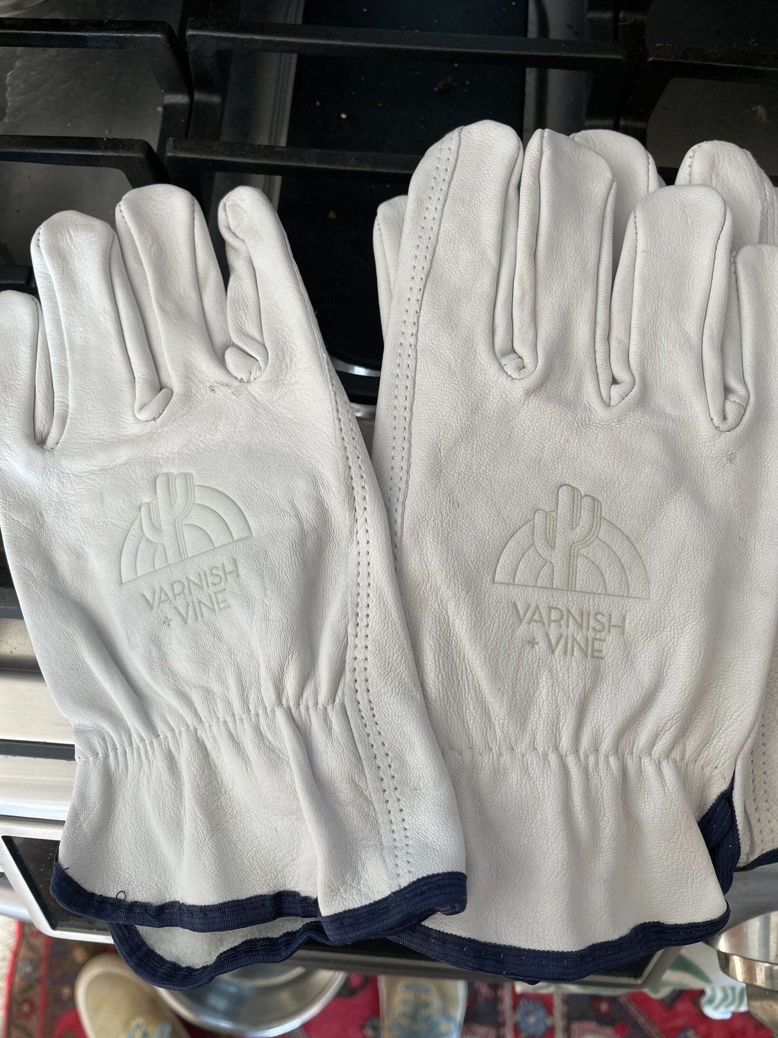 Leather Gloves (Cactus Handlers) - Glove - Glove-S - Varnish + Vine - 2